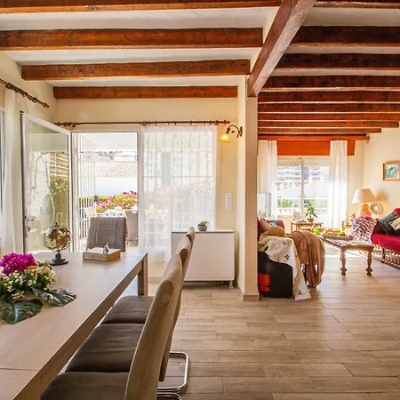 Catrina - Plusholidays * Calpe